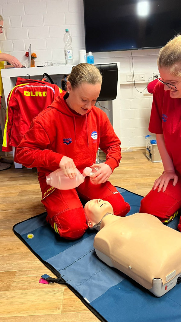 DLRG Wiehl - Training Notfall Beatmung