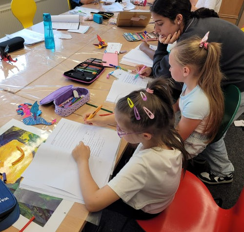 Migranten Kinder spielend deutsch lernen Migranten Kinder spielend deutsch lernen